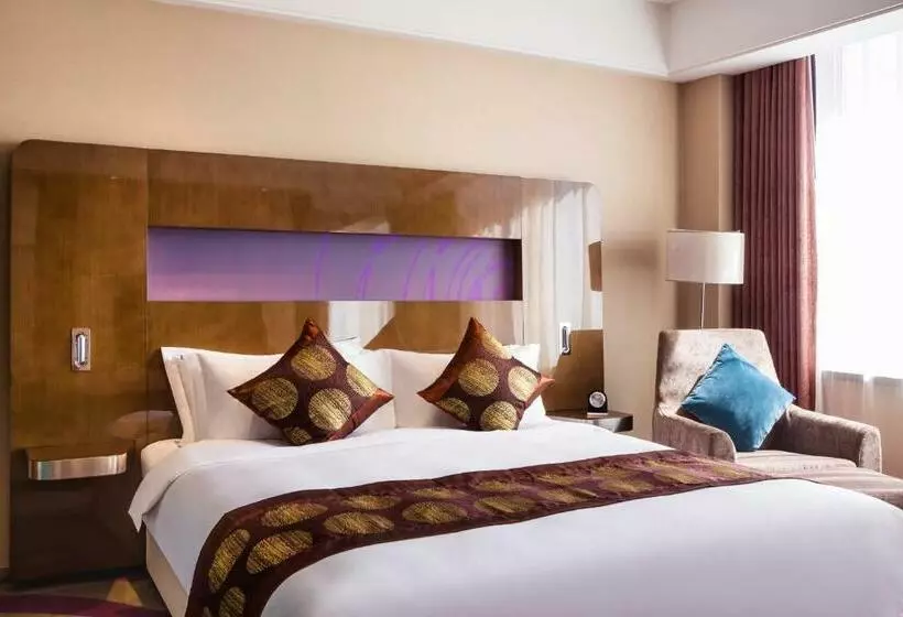 キングサイズベッドのデラックスルーム, Novotel Daqing Haofang