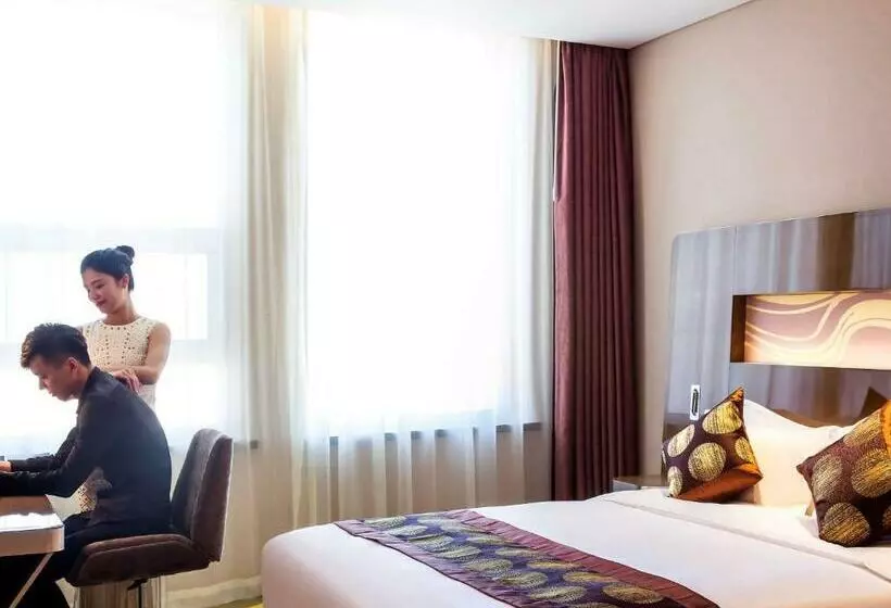 キングサイズベッドのデラックスルーム, Novotel Daqing Haofang