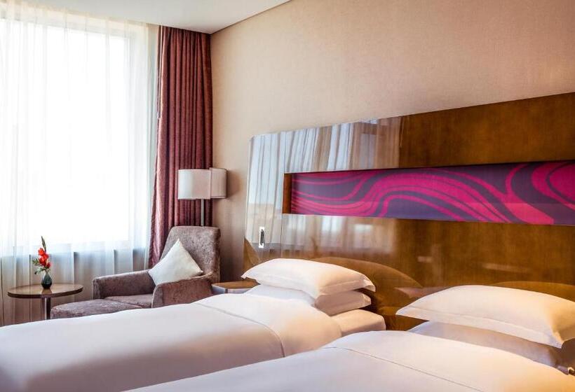 Номер Deluxe Кровать Кинг, Novotel Daqing Haofang
