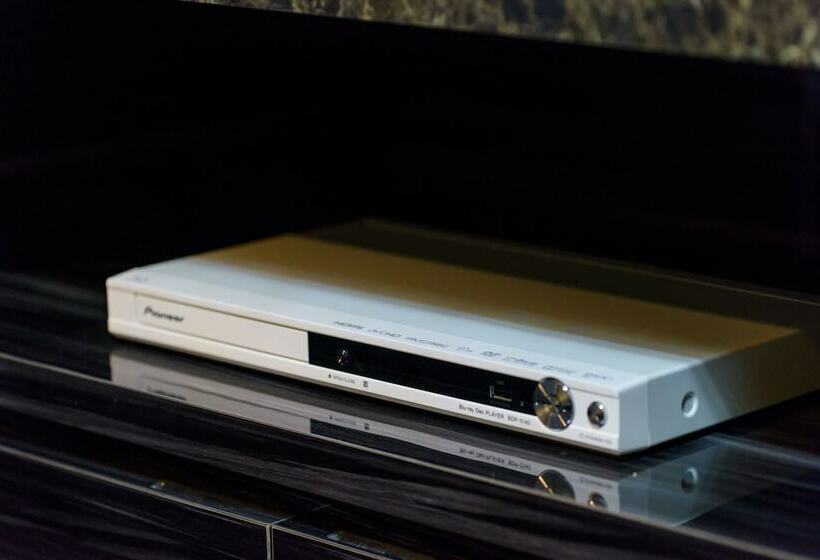 Номер Executive, Secret House Makishi