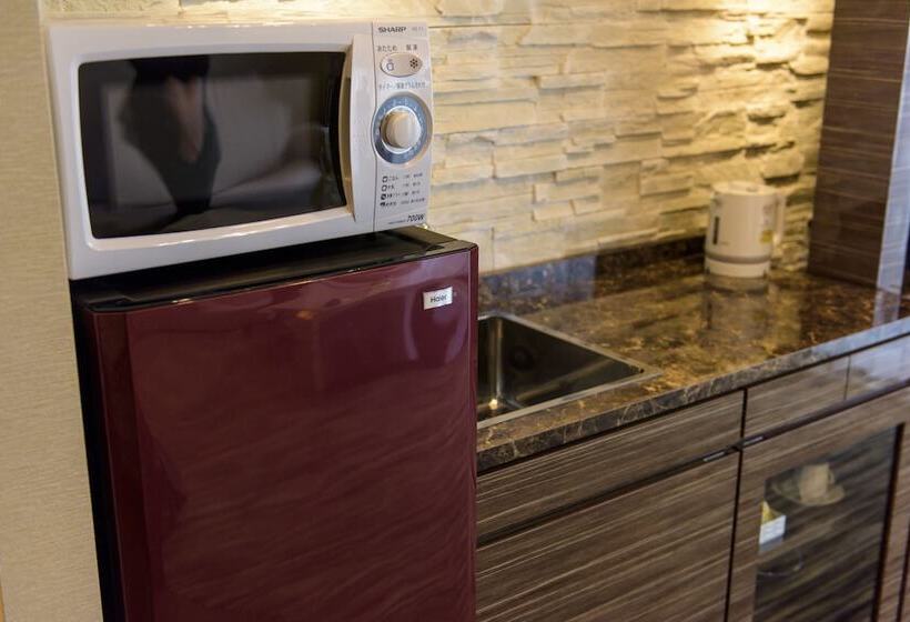 Номер Executive, Secret House Makishi