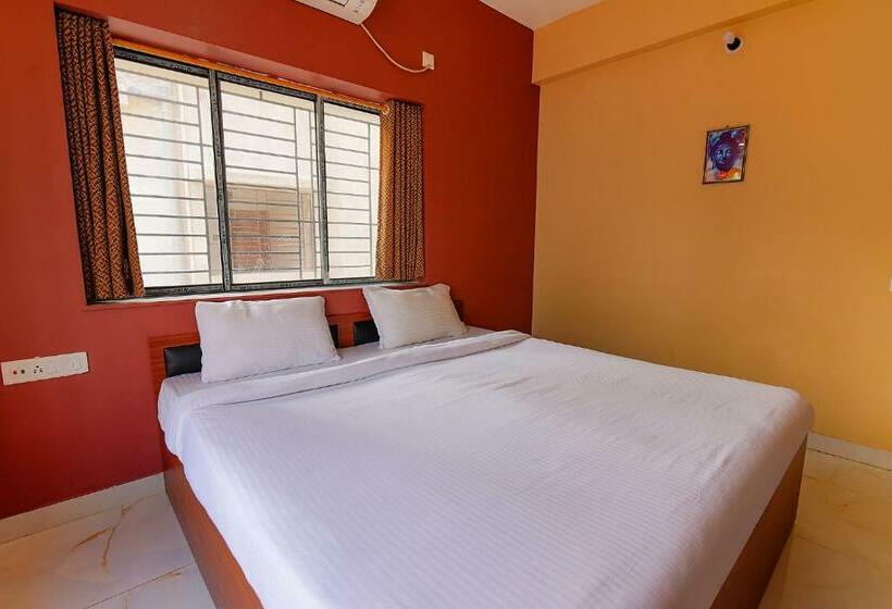 Quarto deluxe, Fabhotel Amar Raj Inn