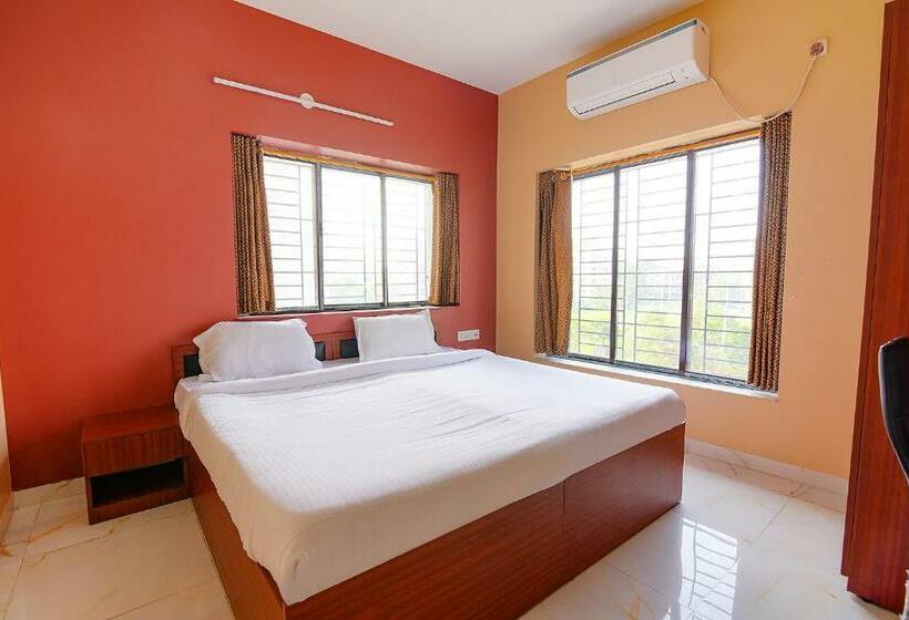 Quarto deluxe, Fabhotel Amar Raj Inn