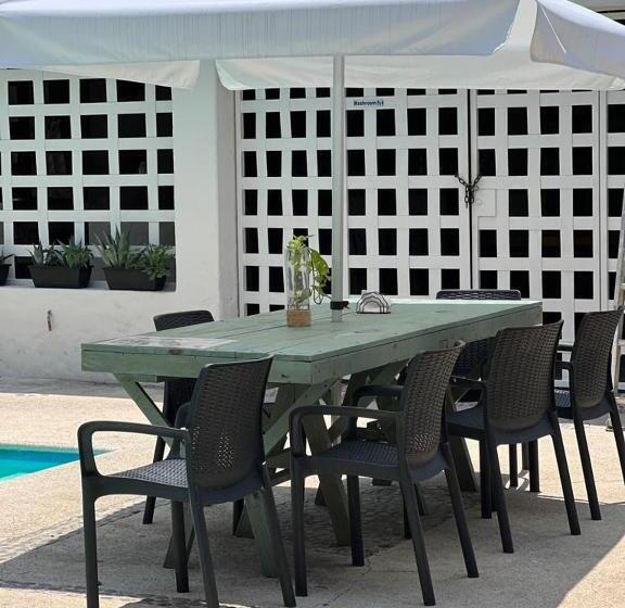 エコノミールーム, Biulú