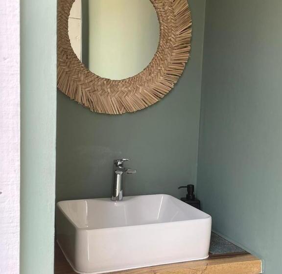 テラス付き１ベッドルームアパートメント, Biulú