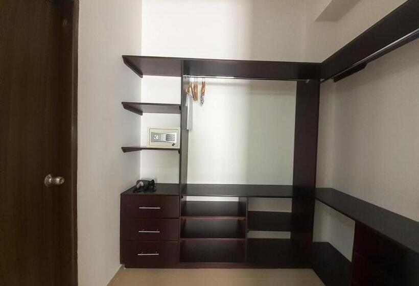 غرفة سوبيريور ثلاثية, El Marqués De Manga