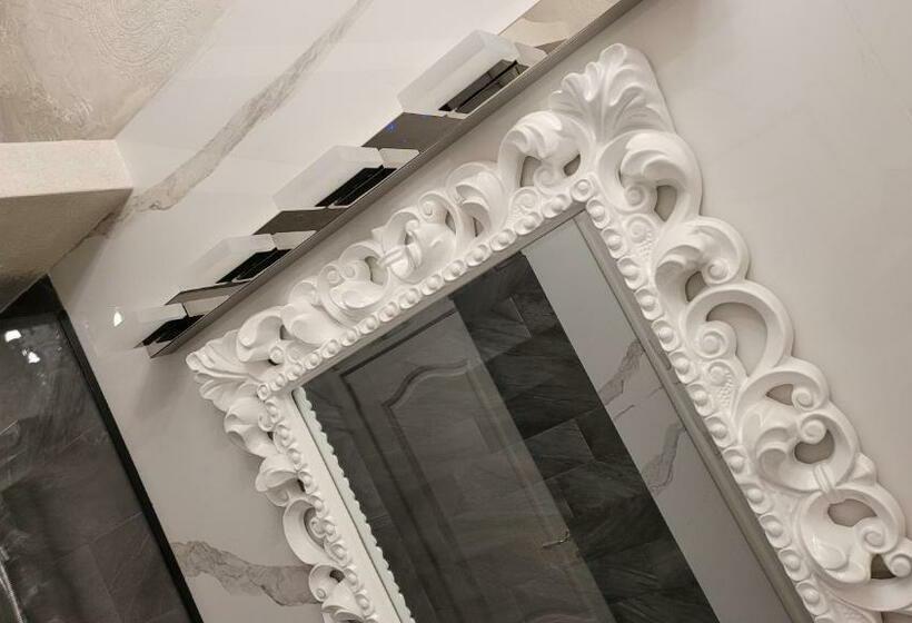 キングサイズベッドのデラックススイート, Terrace Suites Iasi