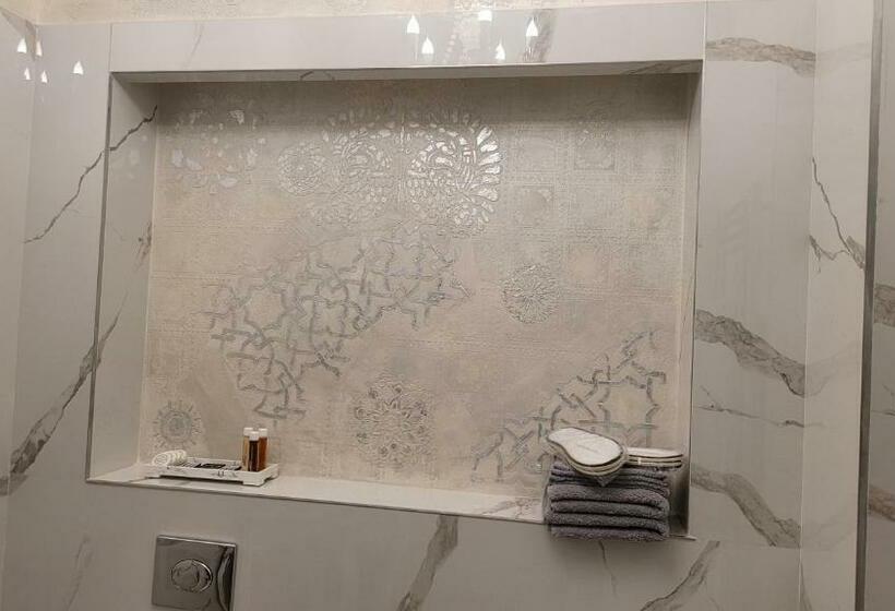 キングサイズベッドのデラックススイート, Terrace Suites Iasi