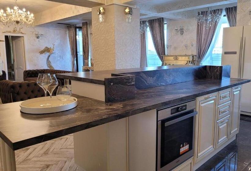 キングサイズベッドのスイートルーム, Terrace Suites Iasi