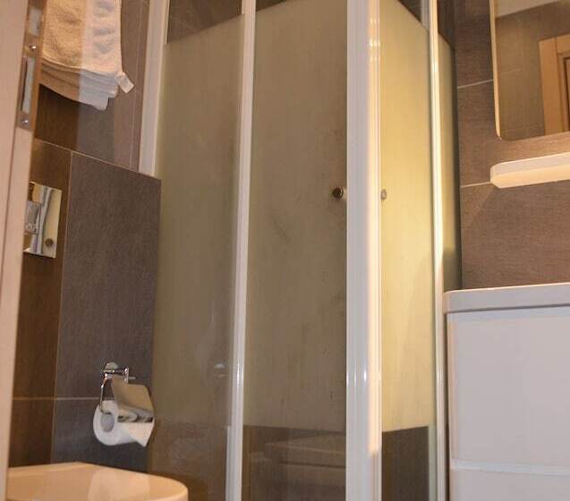 استودیوی استاندارد, Nest 1
