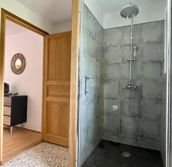 غرفة قياسية, La Serre Des Mourgues