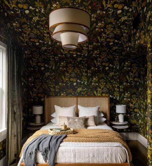 Семейное Бунгало, The Craft House Inn