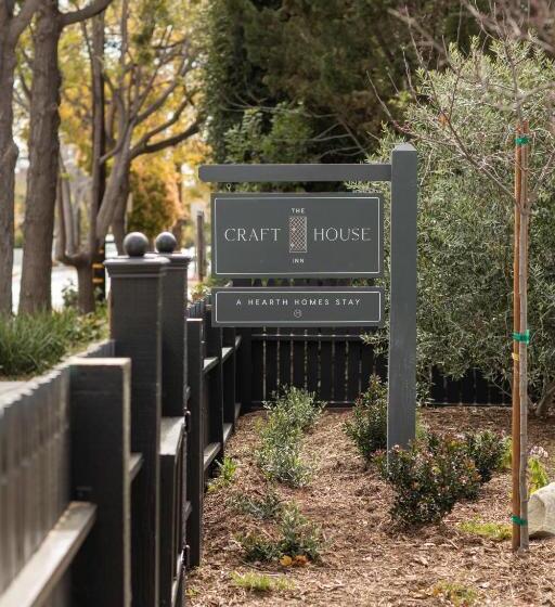 בונגלו משפחתי, The Craft House Inn