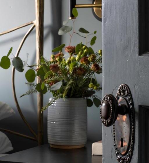 בונגלו משפחתי, The Craft House Inn