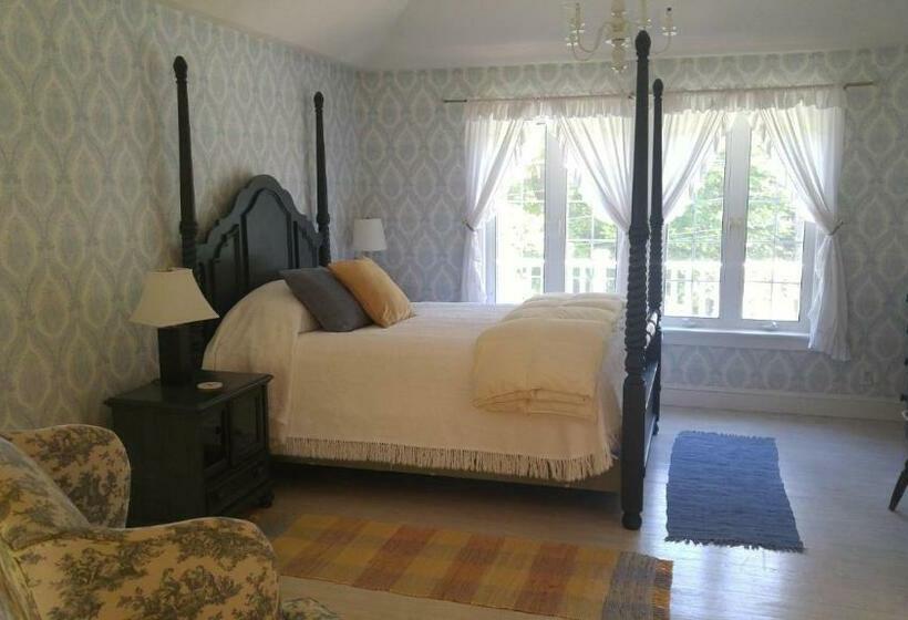 جناح مطلّ علي البحر, Harpswell Inn