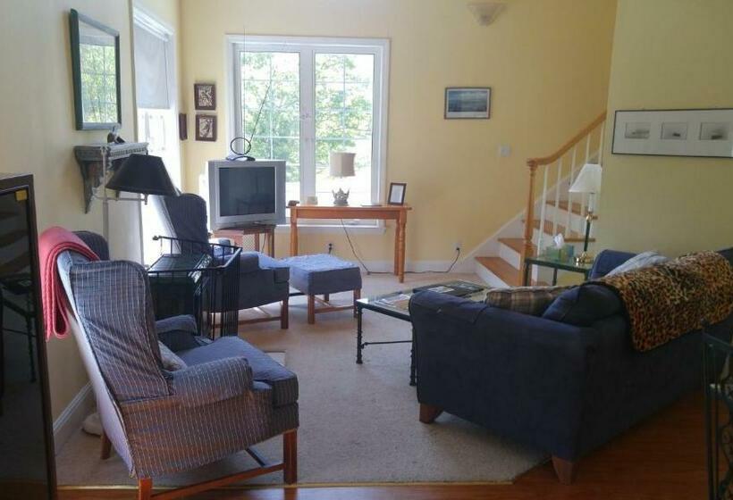 جناح سرير كينج, Harpswell Inn