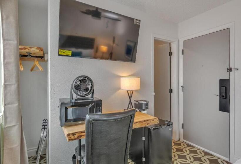 غرفة ديلوكس, Highliner Hotel   Queen Suites