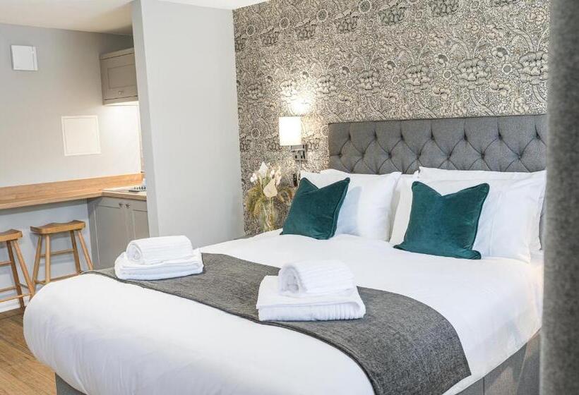 디럭스 룸 킹사이즈 침대, Chequers Lodge  Dalton In  Furness  Self Check In