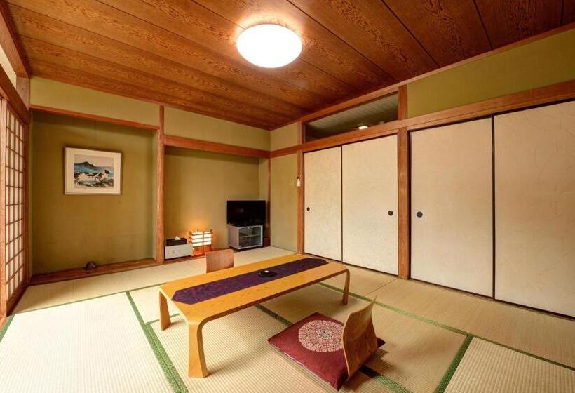 バスルーム共同エコノミー4人部屋, Mizu No Kaori