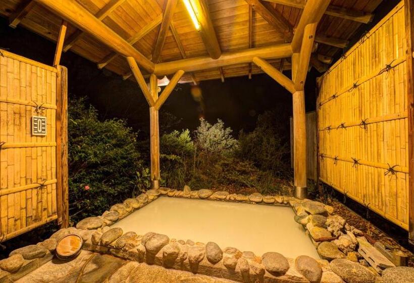 バスルーム共同エコノミー4人部屋, Mizu No Kaori