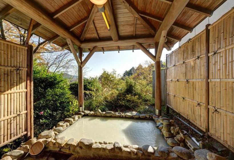 バスルーム共同エコノミー4人部屋, Mizu No Kaori