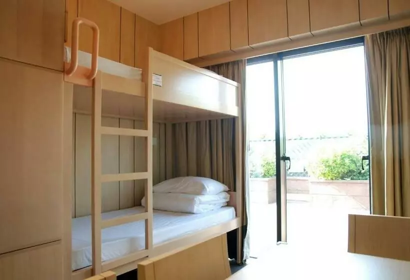 اتاق خانوادگی, Noah’s Ark Hotel & Resort