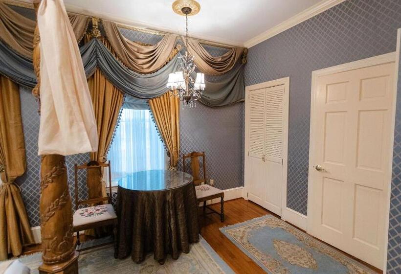 标准间, 1840s Carrollton Inn