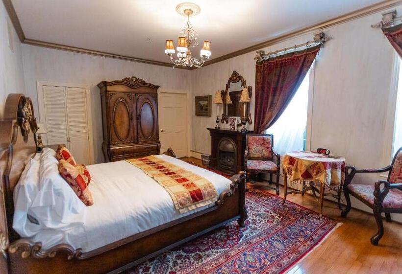 标准间, 1840s Carrollton Inn