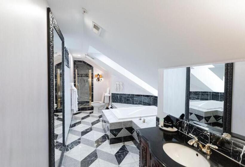 标准间, 1840s Carrollton Inn