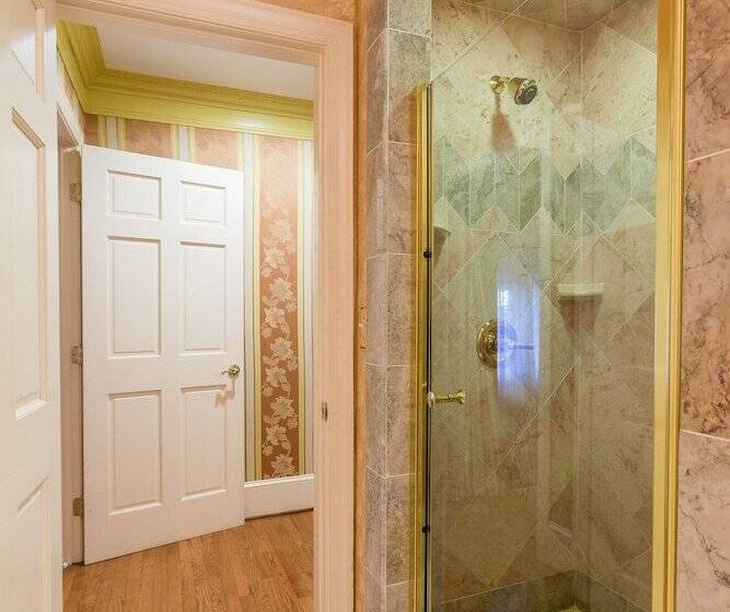 套房, 1840s Carrollton Inn