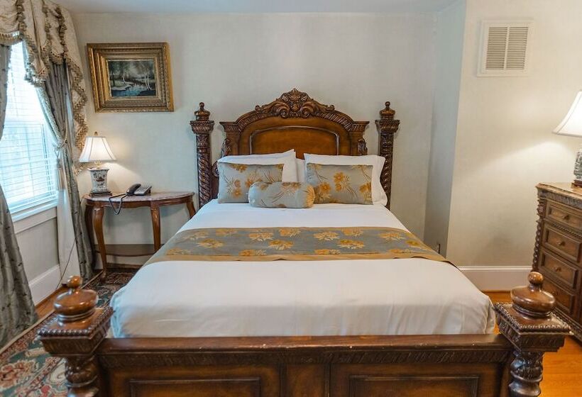 标准间, 1840s Carrollton Inn