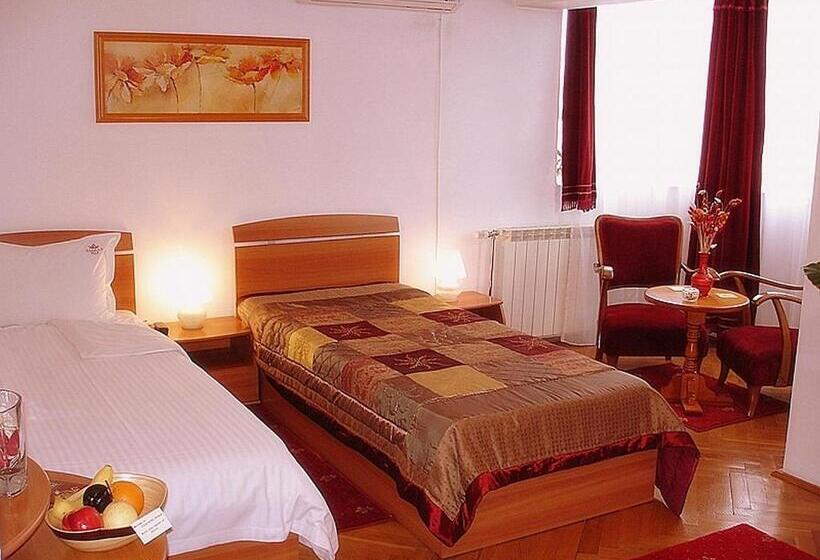 اتاق استاندارد, Villa Hotel Escala