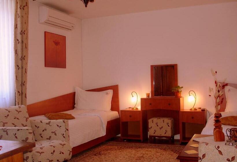 اتاق استاندارد, Villa Hotel Escala