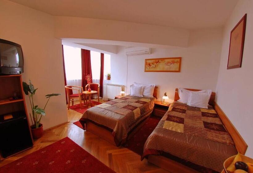 اتاق استاندارد, Villa Hotel Escala