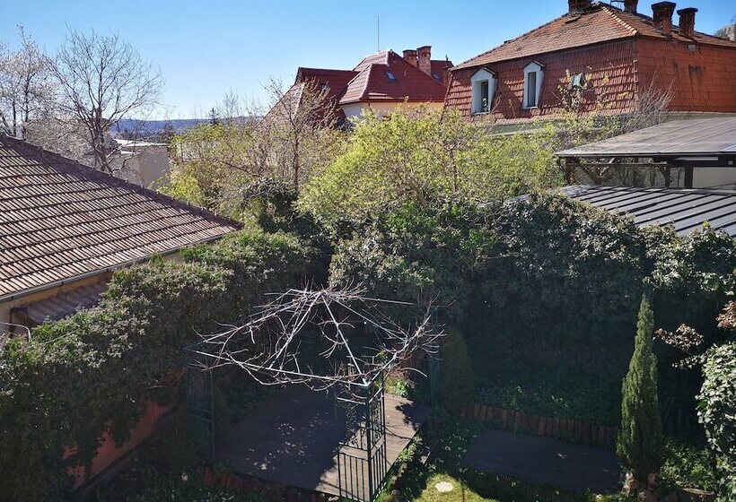 اتاق استاندارد, Villa Hotel Escala