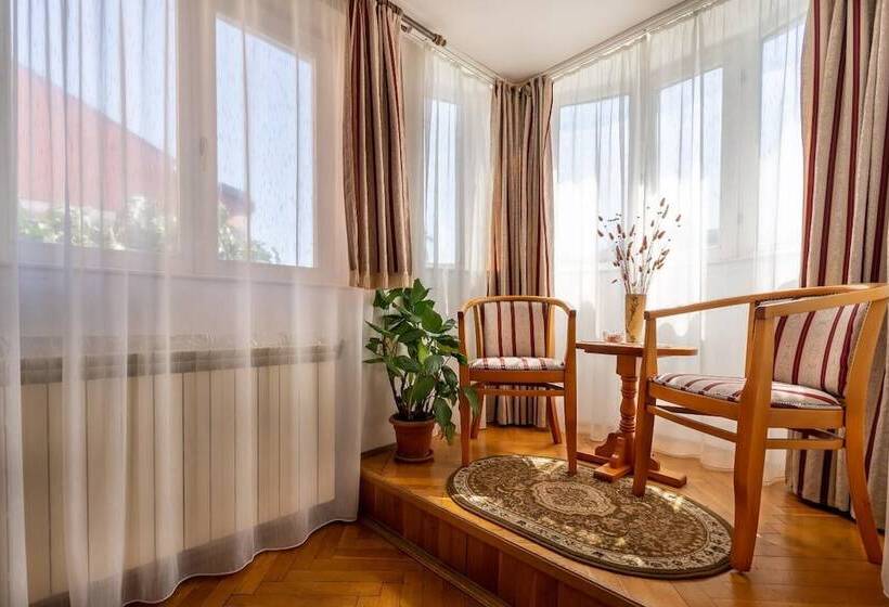 اتاق استاندارد, Villa Hotel Escala