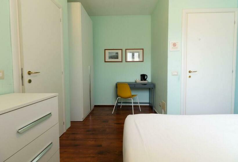 غرفة قياسية فردية, Mamma Ciccia