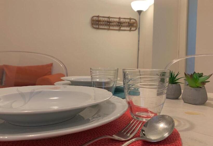 شقة أساسية غرفة واحدة, Mamma Ciccia