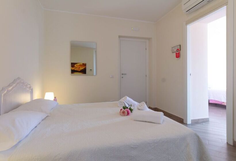 غرفة عائلية, Mamma Ciccia