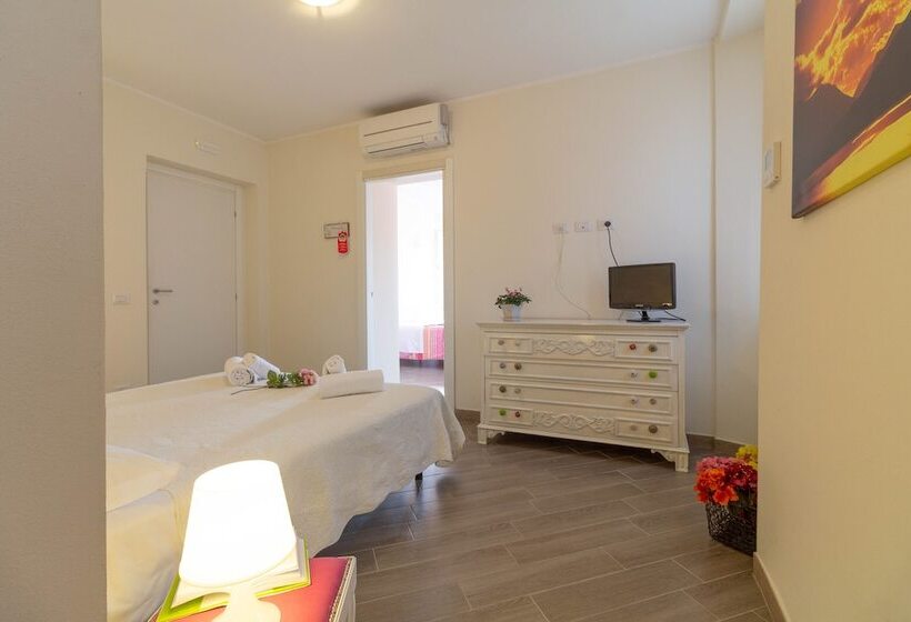 غرفة عائلية, Mamma Ciccia