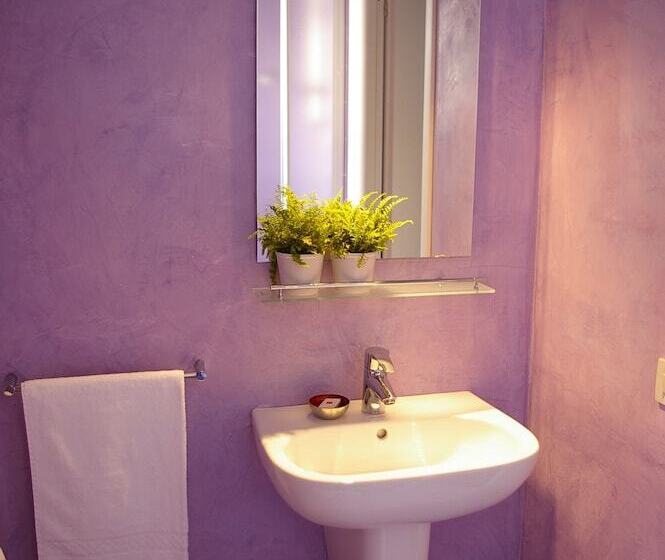 غرفة قياسية فردية, Mamma Ciccia