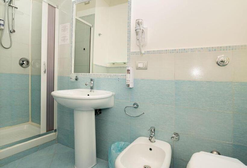 اتاق استاندارد سه نفره, Solaris Paestum
