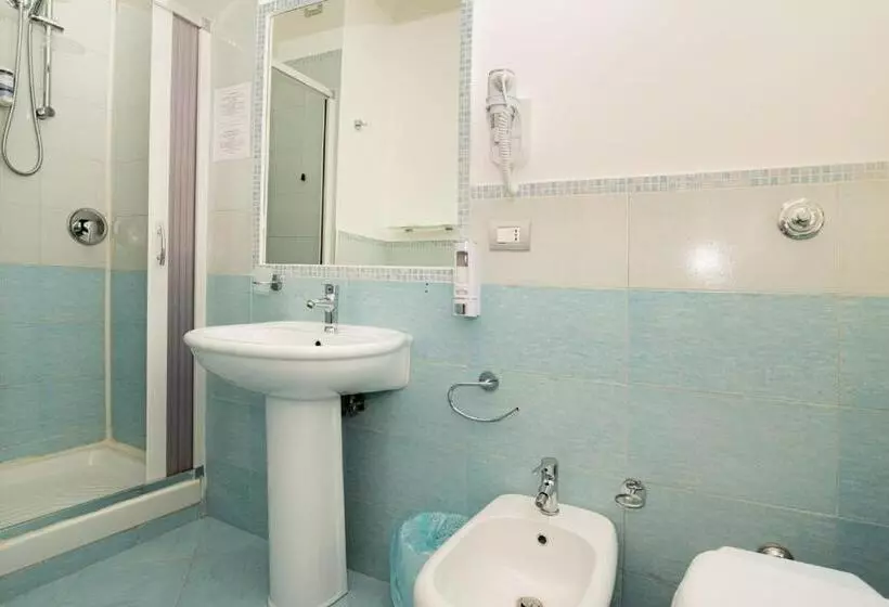 اتاق استاندارد سه نفره, Solaris Paestum
