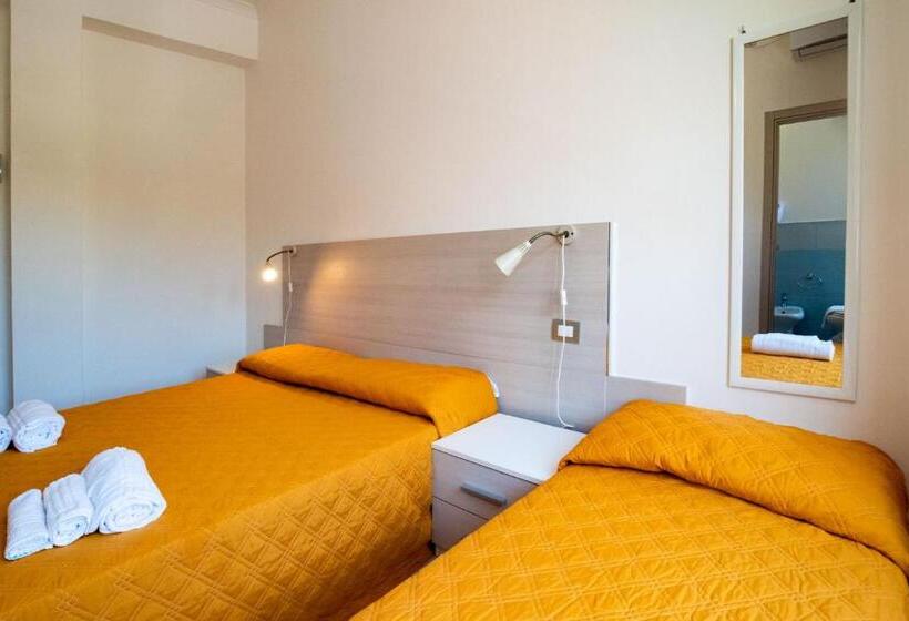 اتاق استاندارد سه نفره, Solaris Paestum