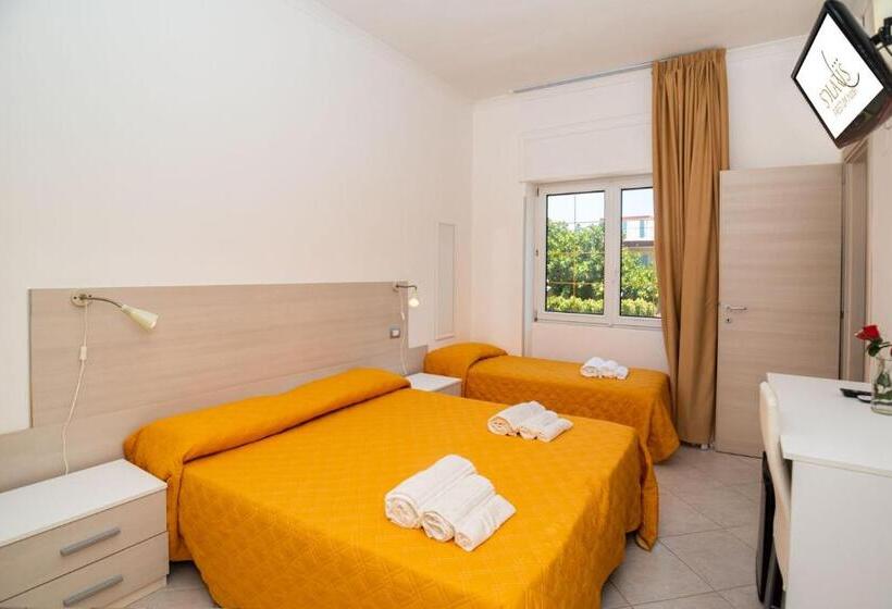 标准三人间, Solaris Paestum