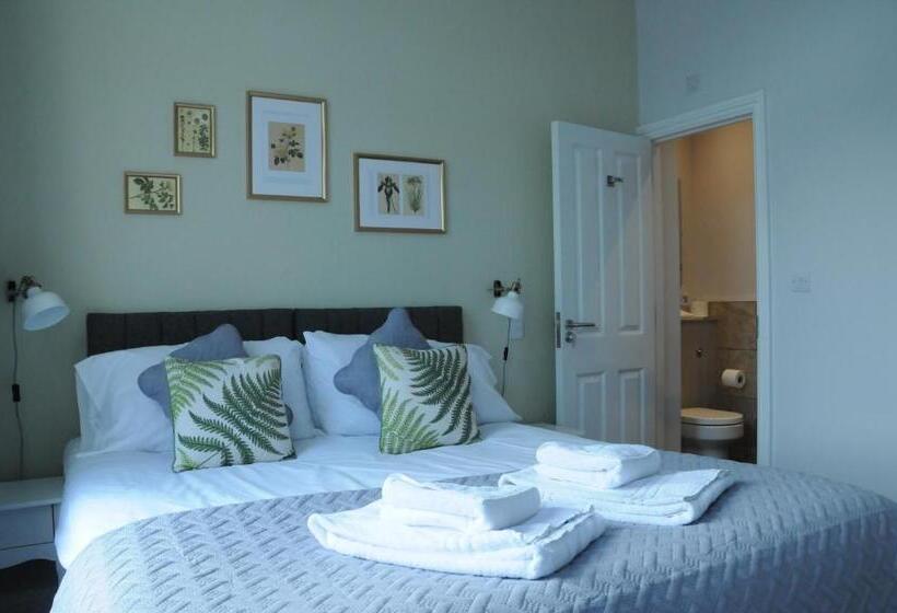 标准间, The Milford Arms