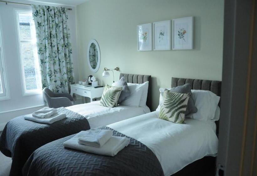 חדר סטנדרט, The Milford Arms