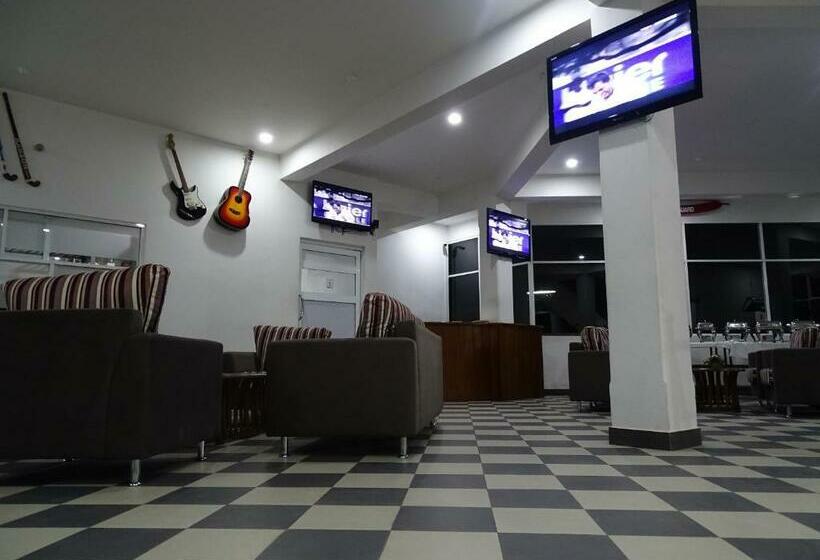 디럭스 룸, Kandy Supreme