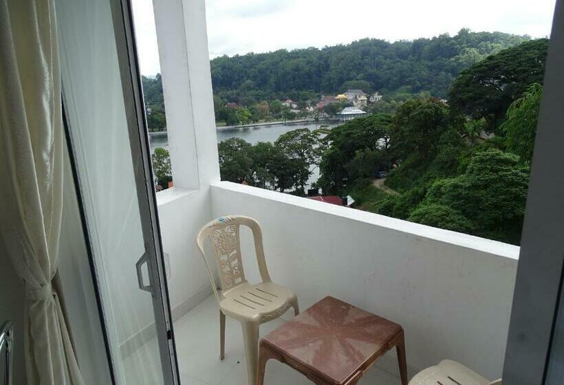 디럭스 룸, Kandy Supreme