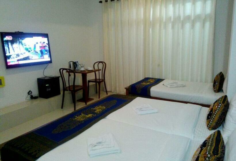 디럭스 룸, Kandy Supreme